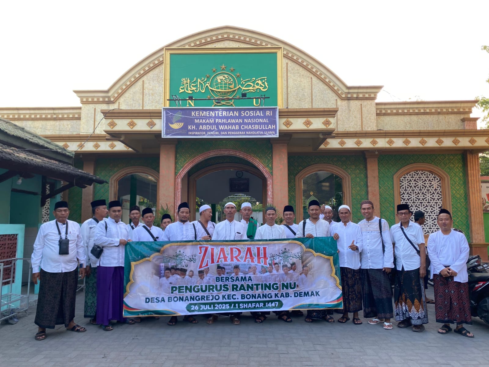 Pererat Silaturahmi, Pengurus Ranting NU Bonangrejo Gelar Ziarah Wali dan Ulama